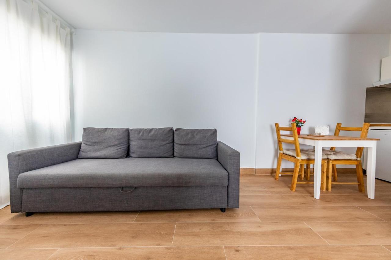Estudio con sofá cama
