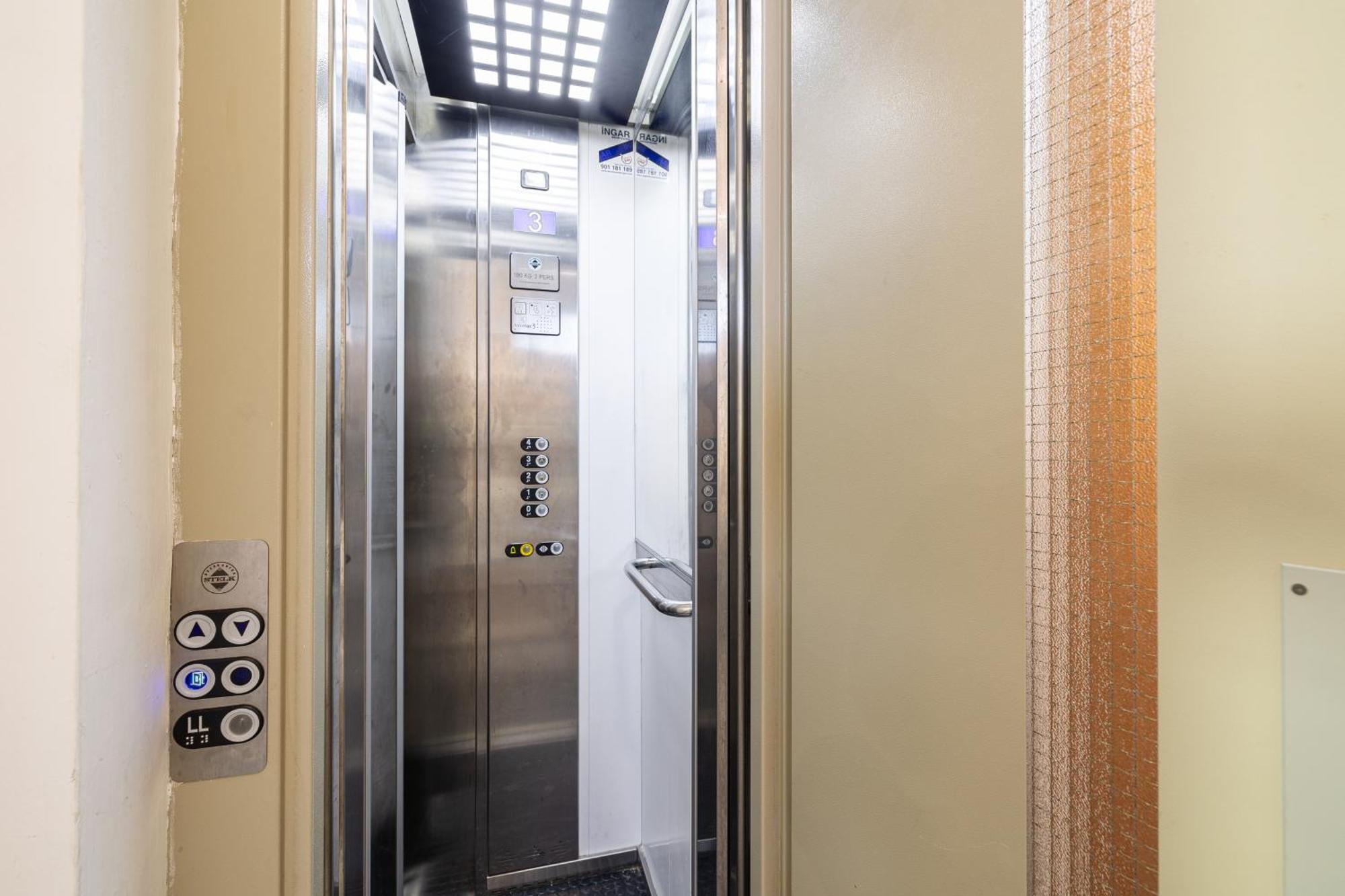 Apartamento con balcón