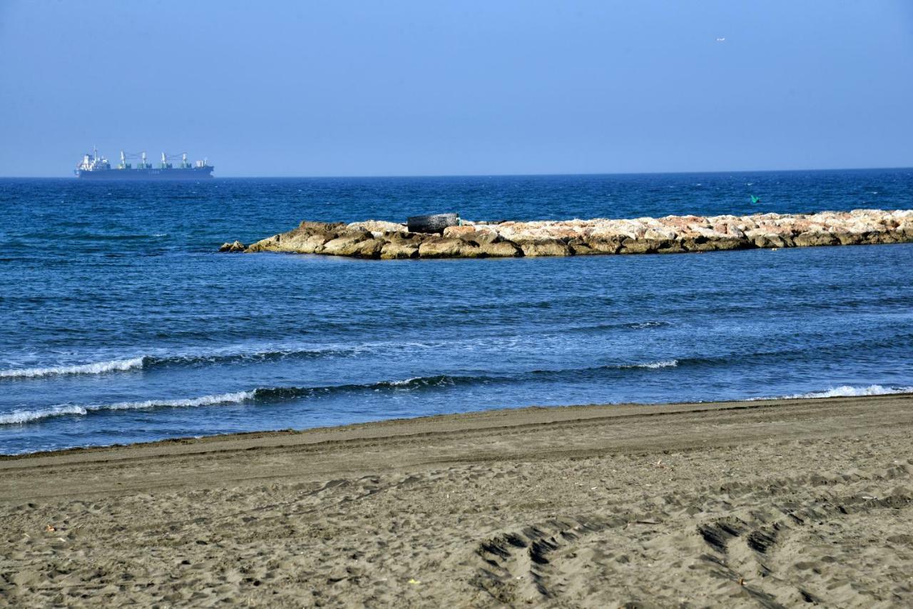 Apartamento con balcón con vistas al mar
