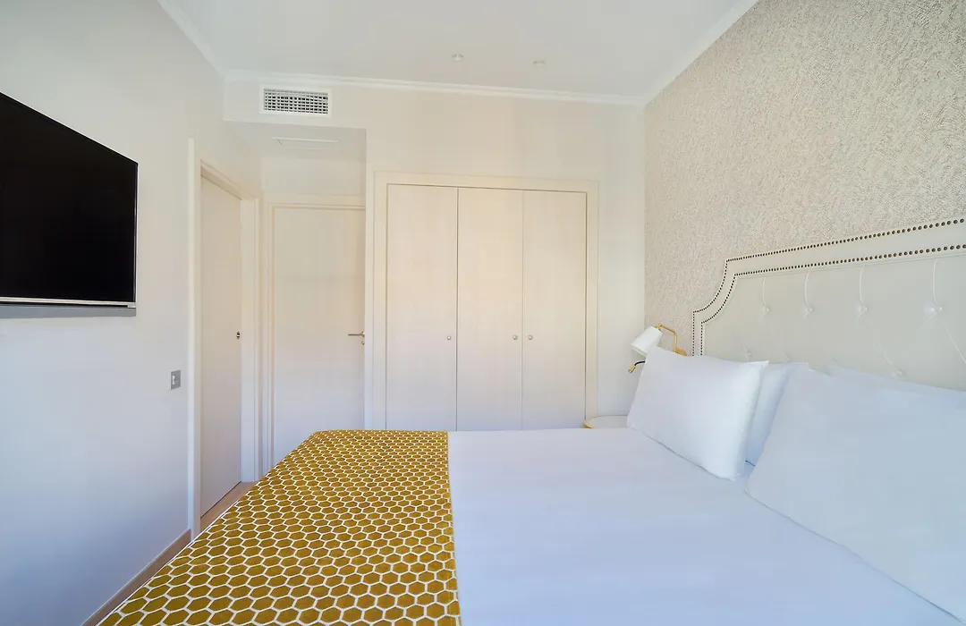 Tandem Soho Suites-1