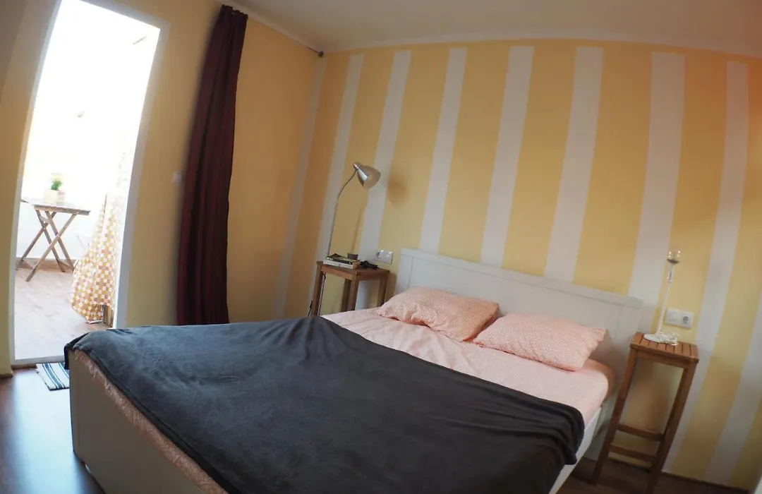 Cosy Appartment W/ Terrace In The Old City Centre-1