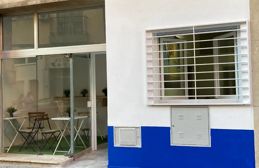 Golondrinas de Malaga Apartamentos con mucho Arte y terraza solarium en coliving-1