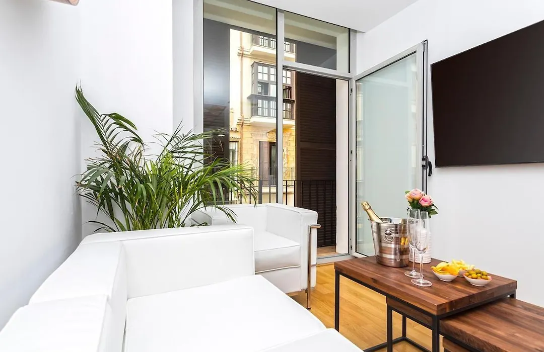 -Malagasunapts- Fashion Historical City Centre-1