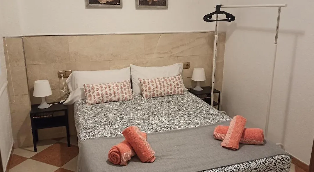 Acogedor Apartamento ¡A 10 Minutos Del Centro De Malaga!-1