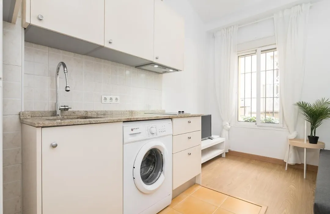 Precioso apartamento con habitacion separada en centro historico de Malaga-1