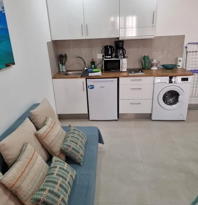Apartamentos Elemar Free Luggage Storage-1