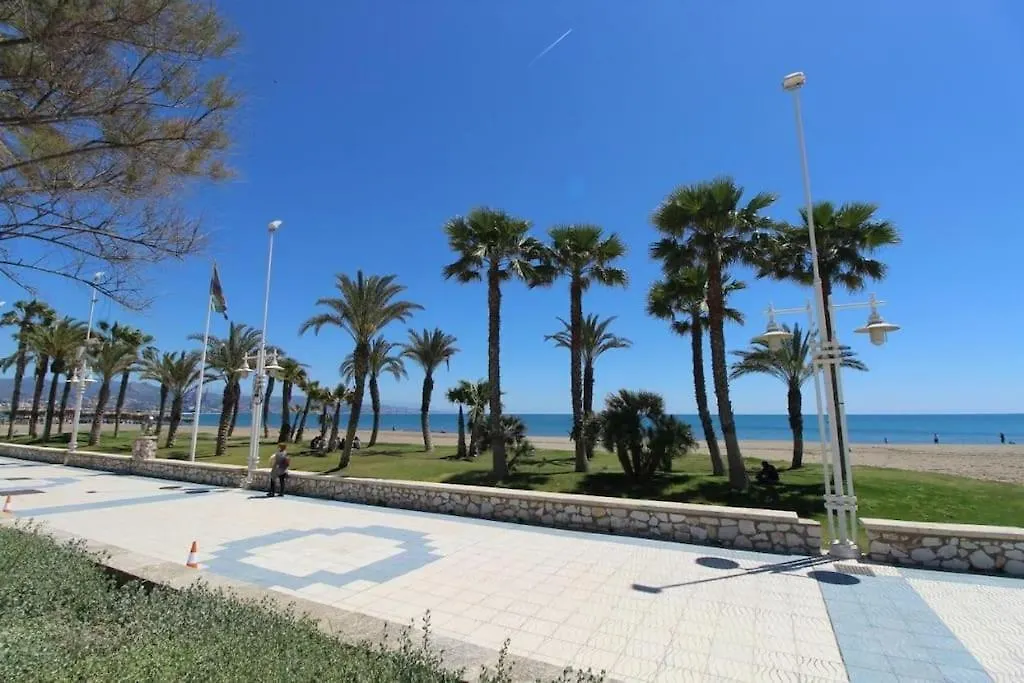 Vacaciones en malaga playa misericordia, cerca aeropuerto-1