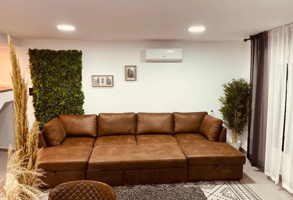 Luxury Apartament Airport-1