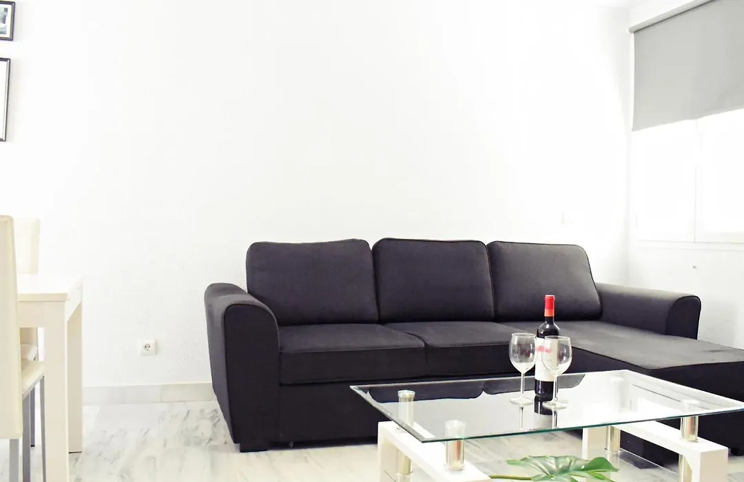 Fabuloso apartamento junto al Soho con parking privado-1