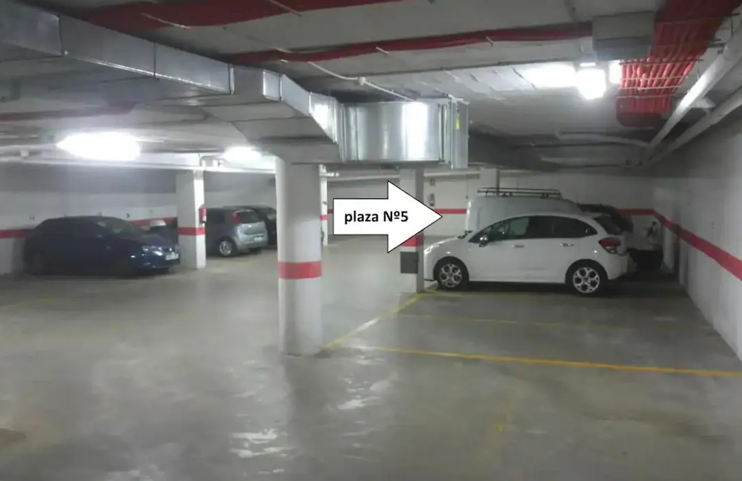 Céntrico 2 dormitorios con parking en la Trinidad-1