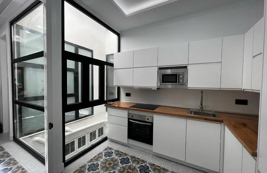 Grand Apartment Larios-1