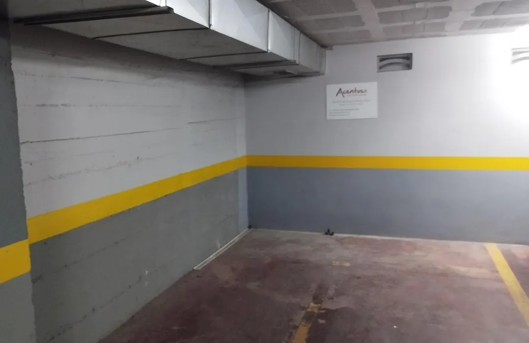 Barceló 21, parking on request, Atico With terrace&Studio With Patio, Center, quite, BC-1