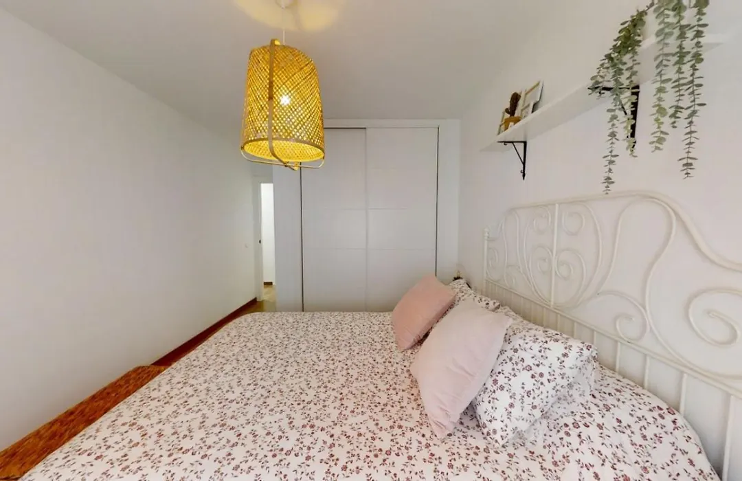 Amazing Center Apartment With 2 Rooms-1