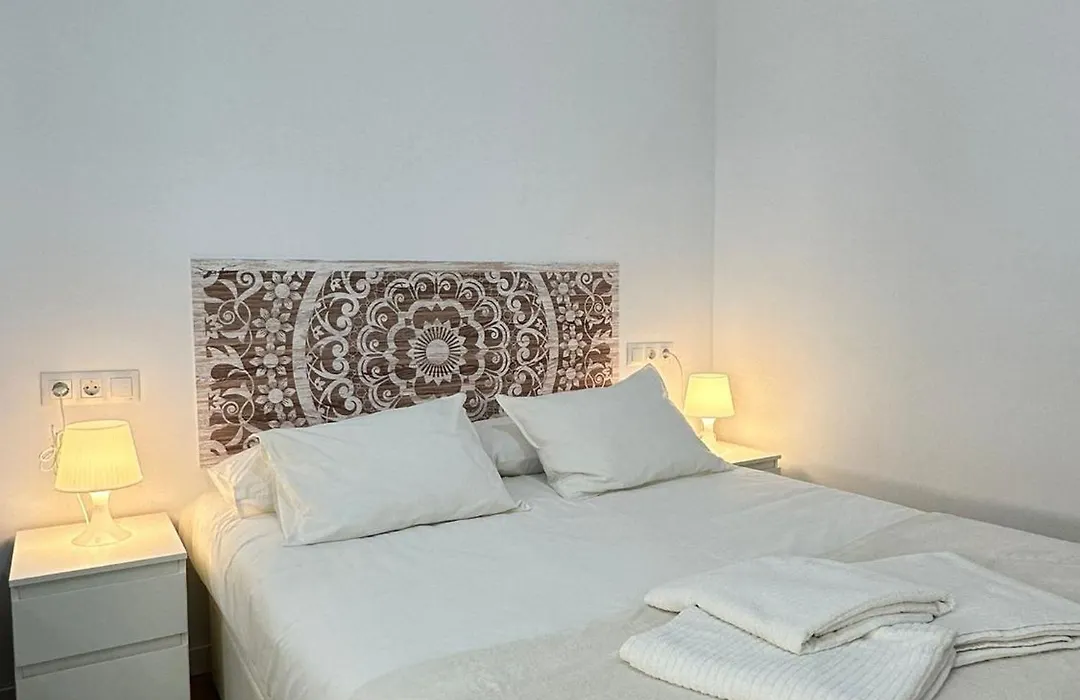 Apartamento Moderno Playa Málaga-1