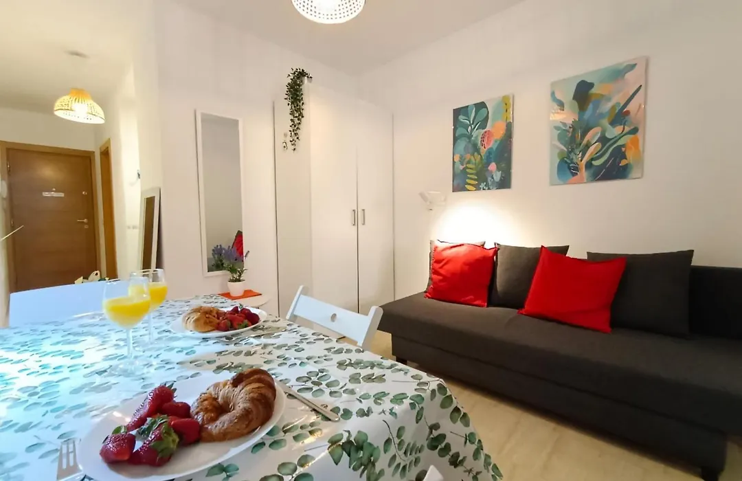 Monisimo Apartamento En Centro Historico De Malaga Con Parking-1