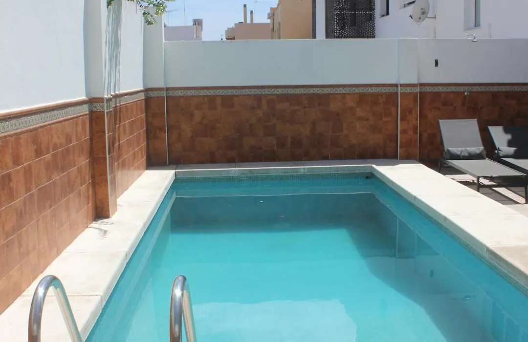 Apartamento con piscina en Ciudad Jardín-1