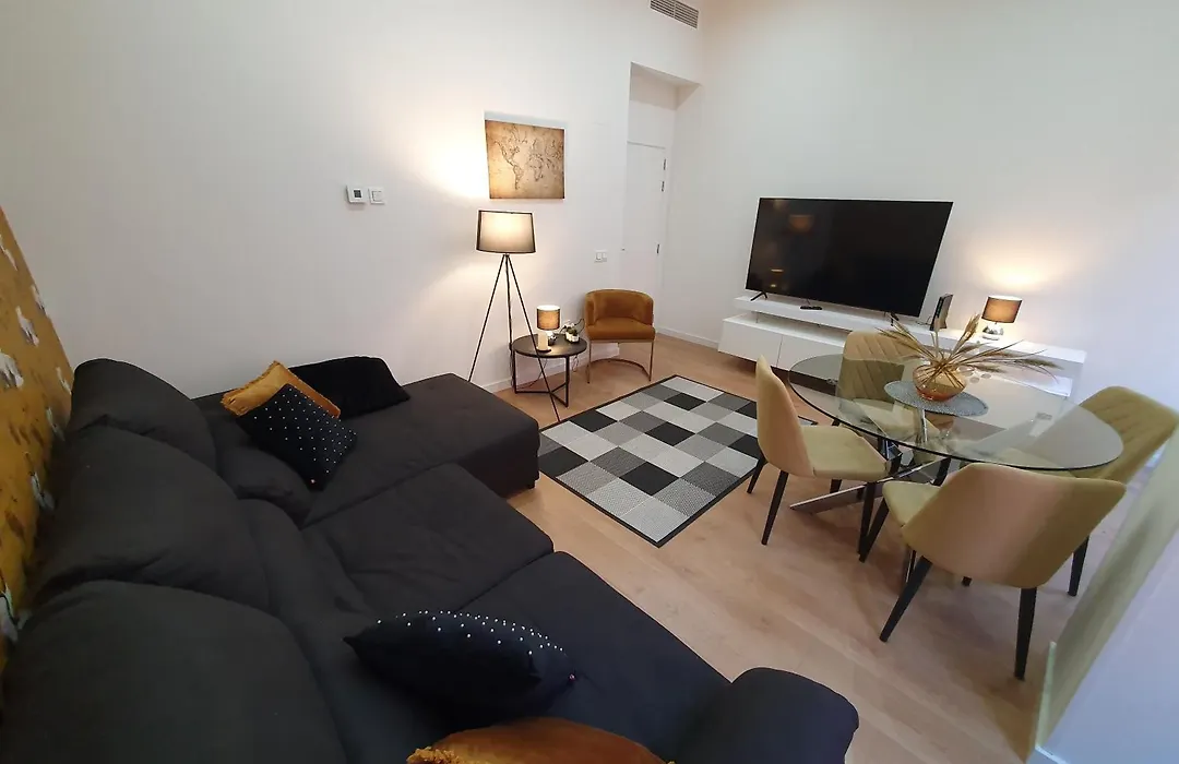 Beautiful Historic Center Apt!-1