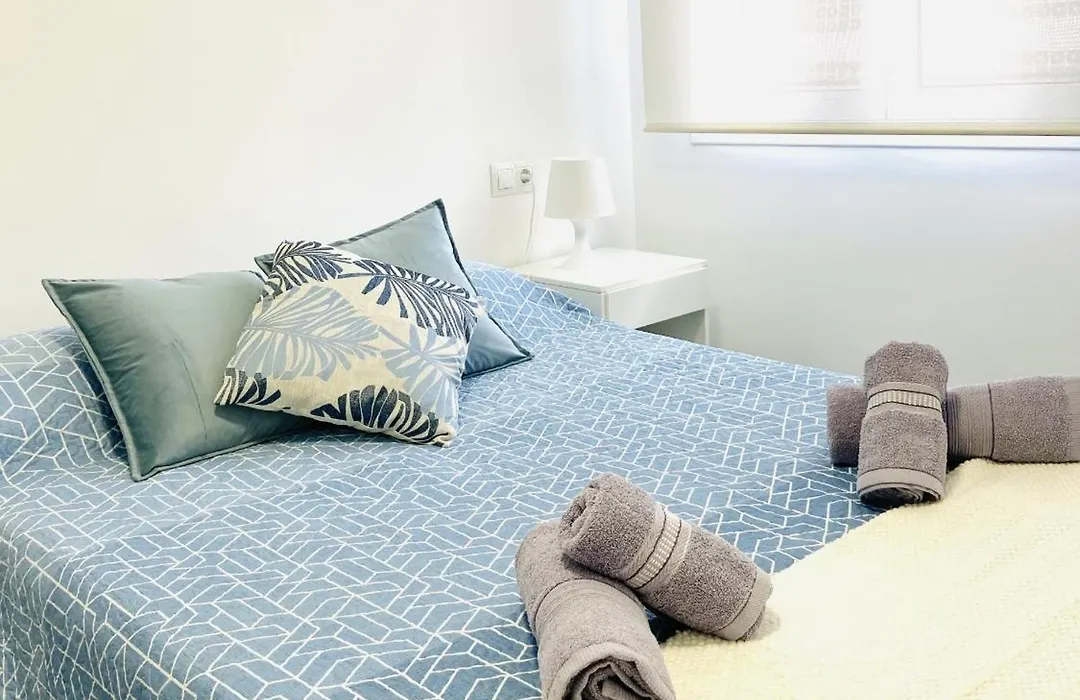 Apartamento en Málaga junto a estación de metro by MO-1