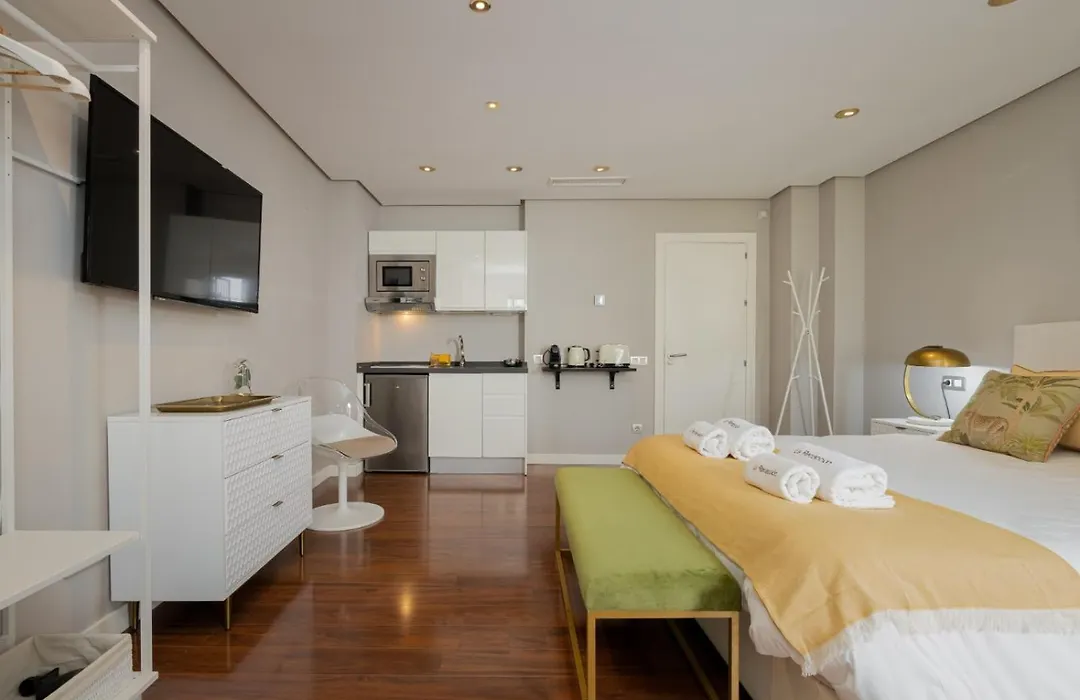 Cathedral Suites II -Plaza del Obispo-1