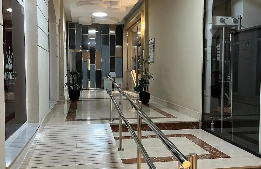 Central&spacious apartment-Historic Center-1