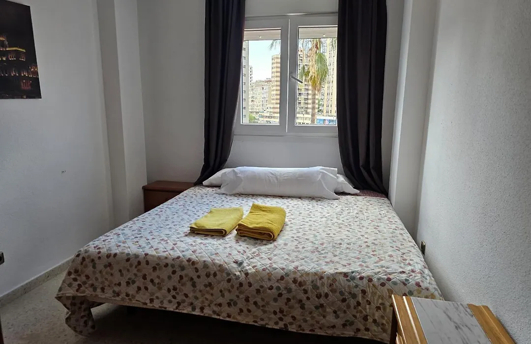 PRECIOSA HABITACIÓN CENTRO MALAGA ENFRENTE EL CORTE INGLÉS ESTACION DE TREN Y METRO LA MEJOR ZONA DE MALAGA casco antiguo-1