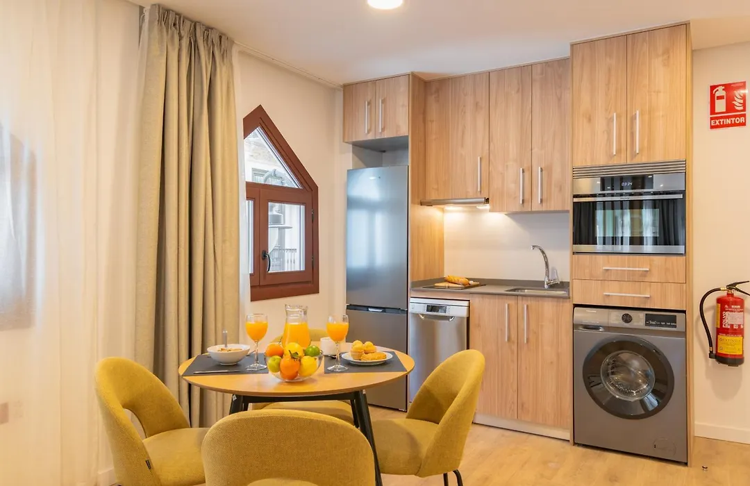 Feelathome Atarazanas Apartments-1