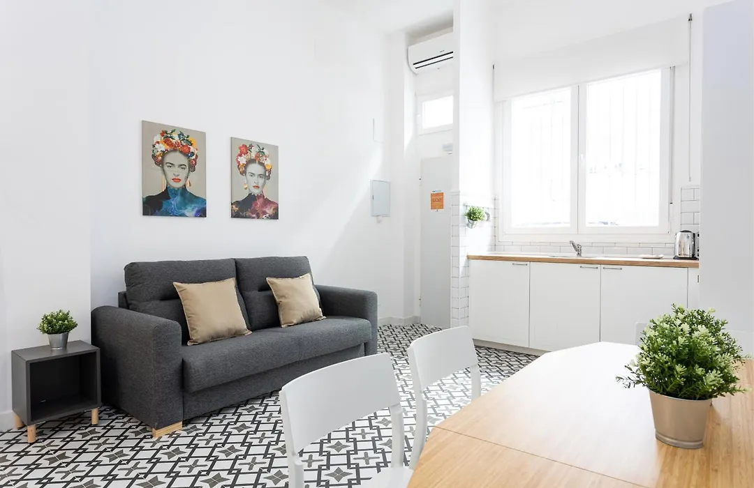 Holidays2Malaga Picasuss Loft New Built Close Huelin Beach And Promenade-1