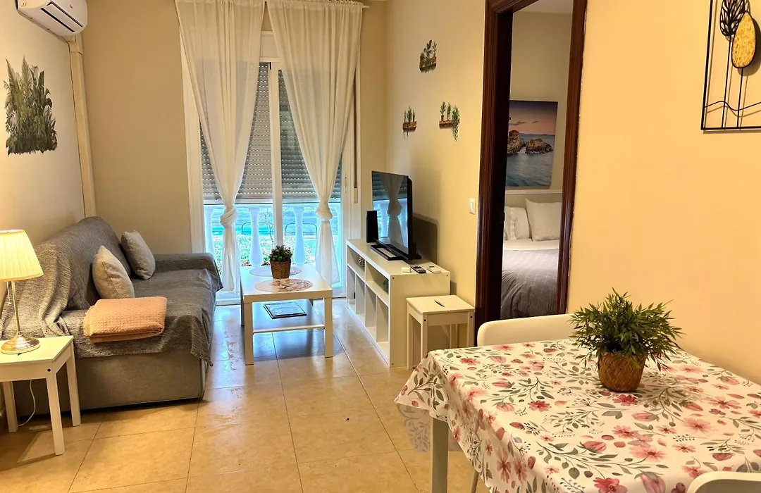 Apartamento en primera línea de playa El Palo-1
