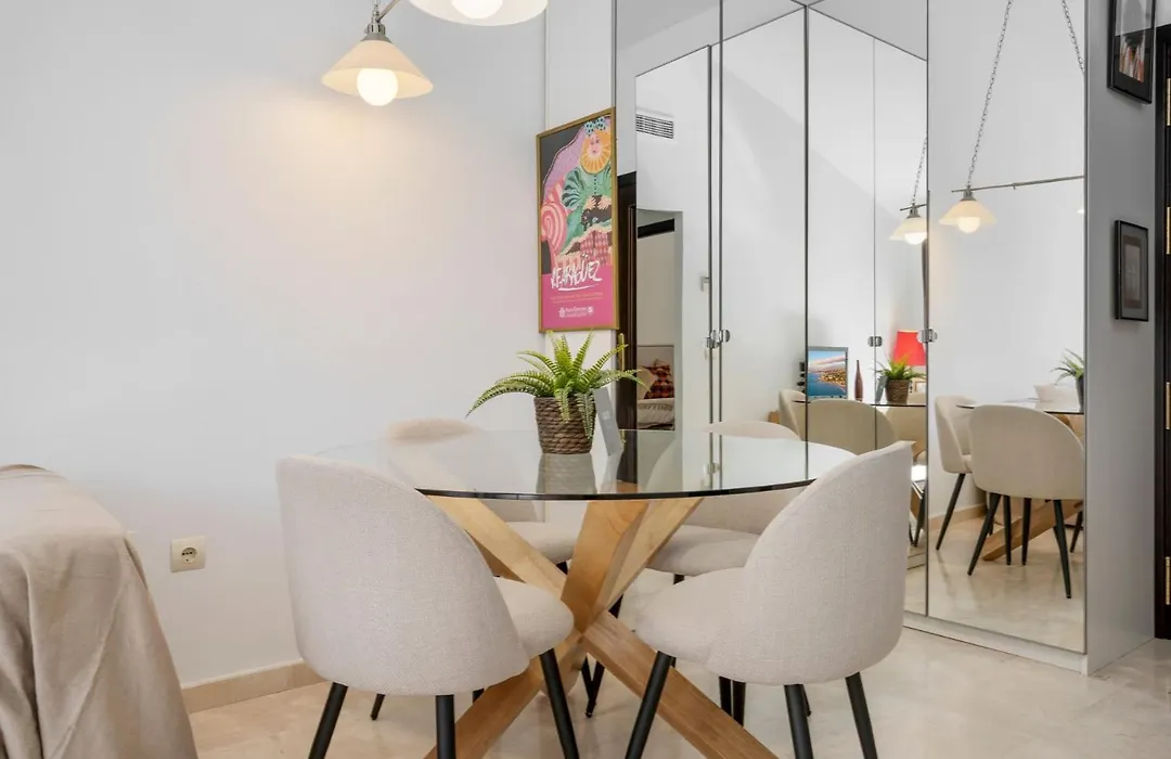 Céntrico Apartamento en Calle Carreteria - Malaga-1