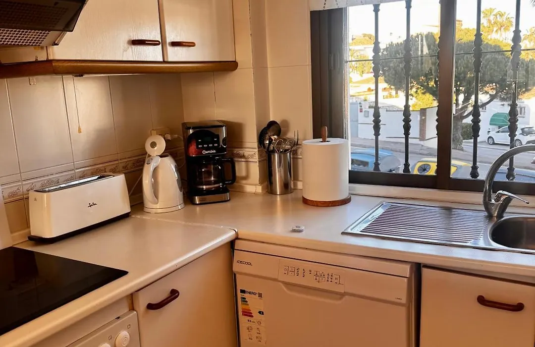 Cozy And Inexpensive Apartments Nearly Sea,Tennis,Bars And Other-1