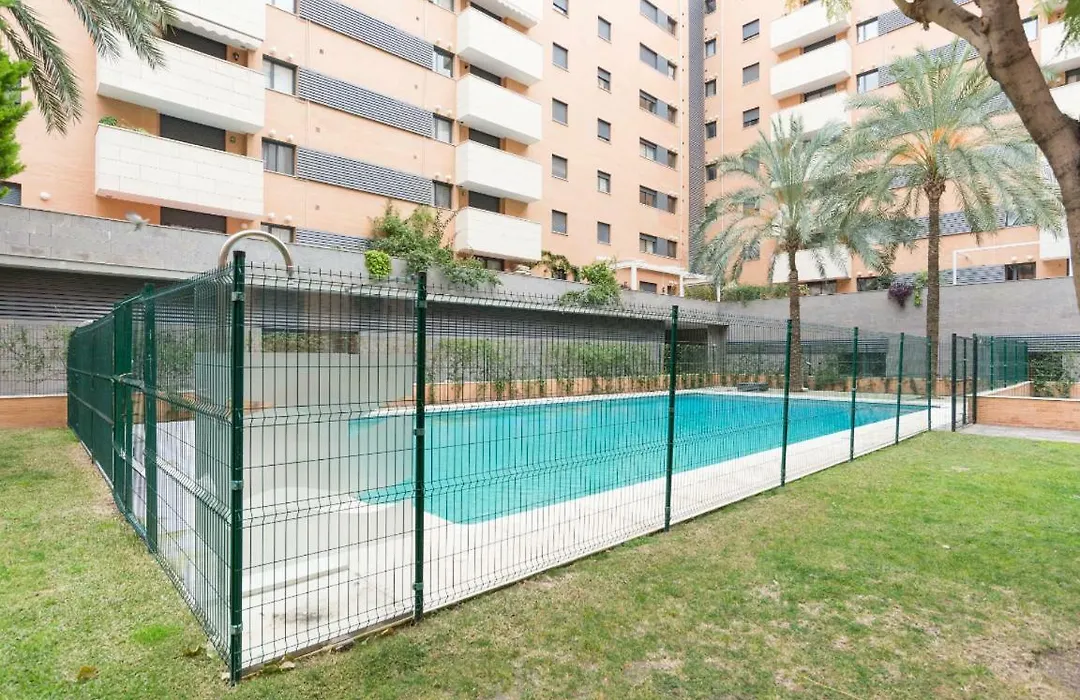 Keywise Perfect location next to María Zambrano STATION, central , beach ,pool&free Parking-1