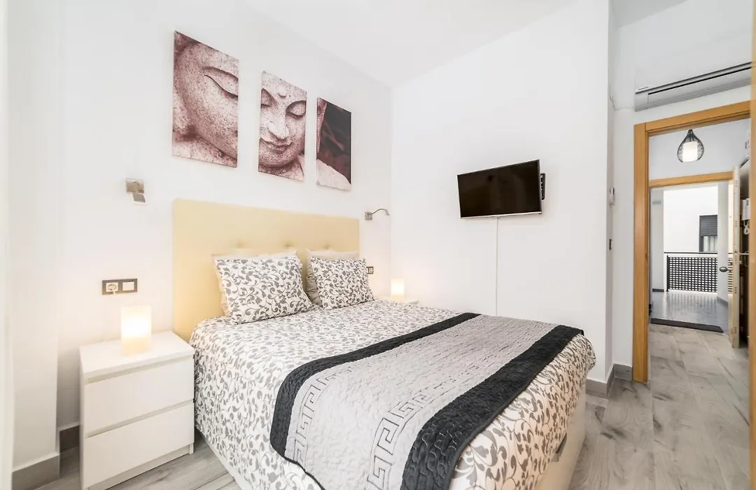 NEW! Málaga Suite with pool&parking in the center!-1