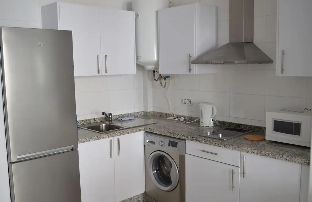 Modern studio flat close to Plaza Merced-1