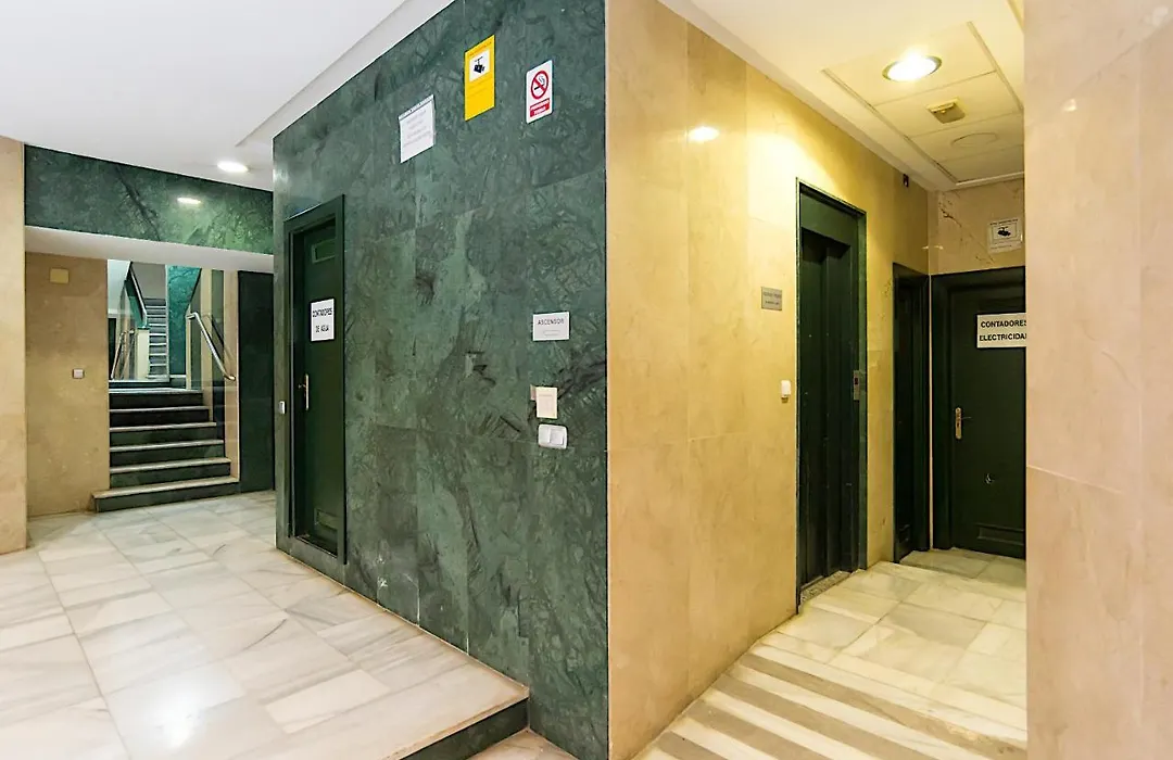 Rooms Young People Only, Soho Citycenter, Solo Jovenes-1