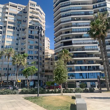 Homely Málaga Malagueta junto al mar, parking privado bajo suplemento-3