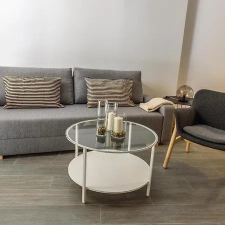 Apartamentos Constitucion By Renthas-3