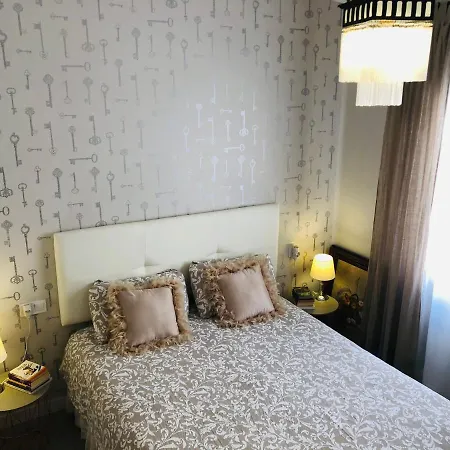 Apartamento a 50 metros de la playa malagueta con vistas al mar-2