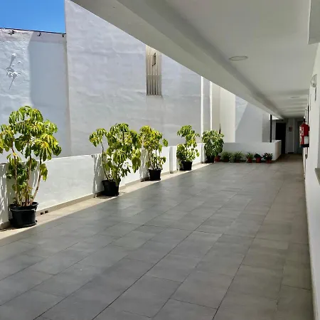 Estudio con parking centro de Málaga by Grupo BMorales-3