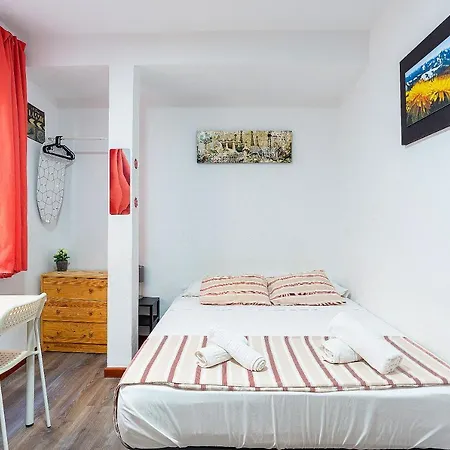 Rooms Young People Only, Soho Citycenter, Solo Jovenes-3