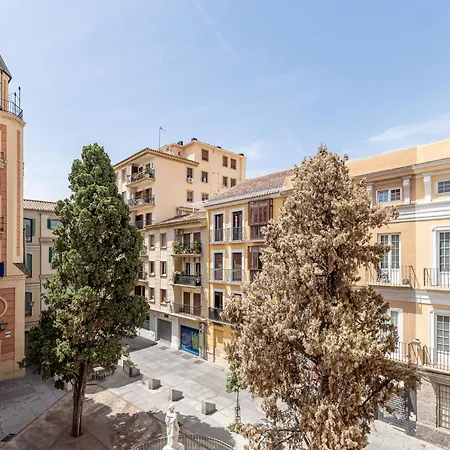 Gran Apartamento En El Centro Historico Con Parking Gratuito 4 Habitaciones Por Keywise-2
