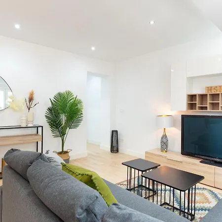 Gorgeous Renovated Apartment 2Br Ac-3