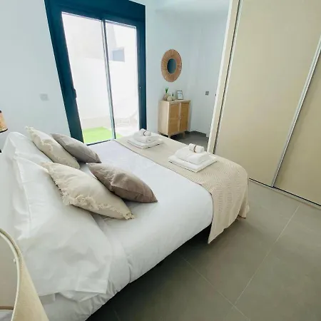 Bonito Apartamento de 2 habitaciones con terraza-3