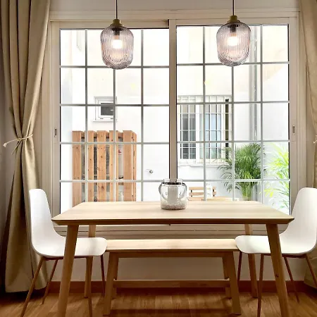Encantador apartamento con patio-3