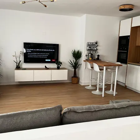 Wonderful Loft, Parking Free V-2