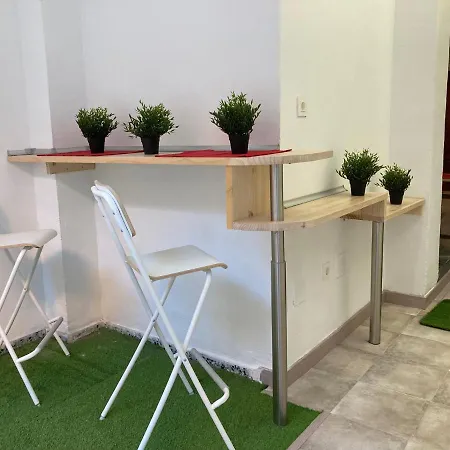 Golondrinas de Malaga Apartamentos con mucho Arte y terraza solarium en coliving-2