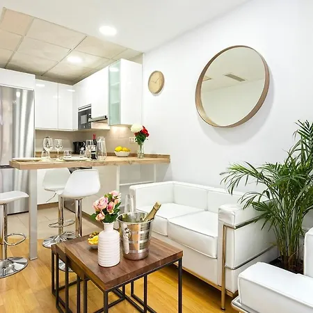 -Malagasunapts- Fashion Historical City Centre-2