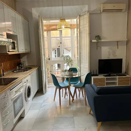 iYOURBASICS Great Apartment Hinestrosa 23 FREE WIFI&AC-3