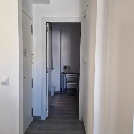 1 room frente a playa pedregalejo 2D-3