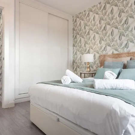 Stylish Apartments With Balcony & Parking Near The Beach By Rems-2