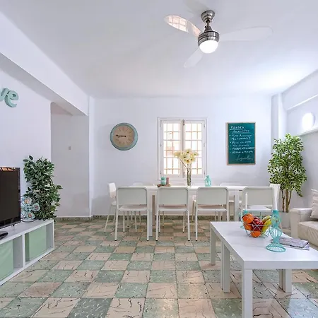 Big Flat In City Center With Patio-2